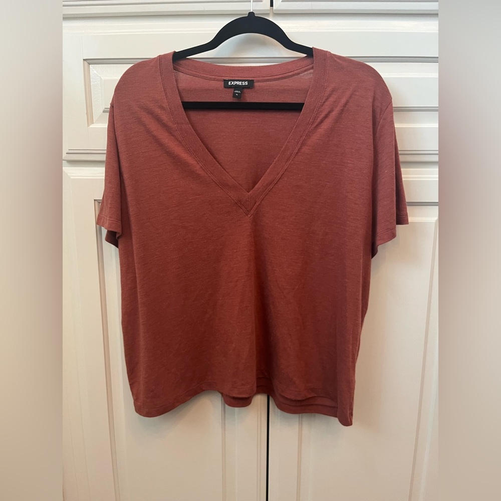 Express burnt red relaxed tee